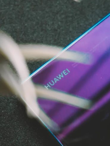 Huawei confirmó el Mate X2